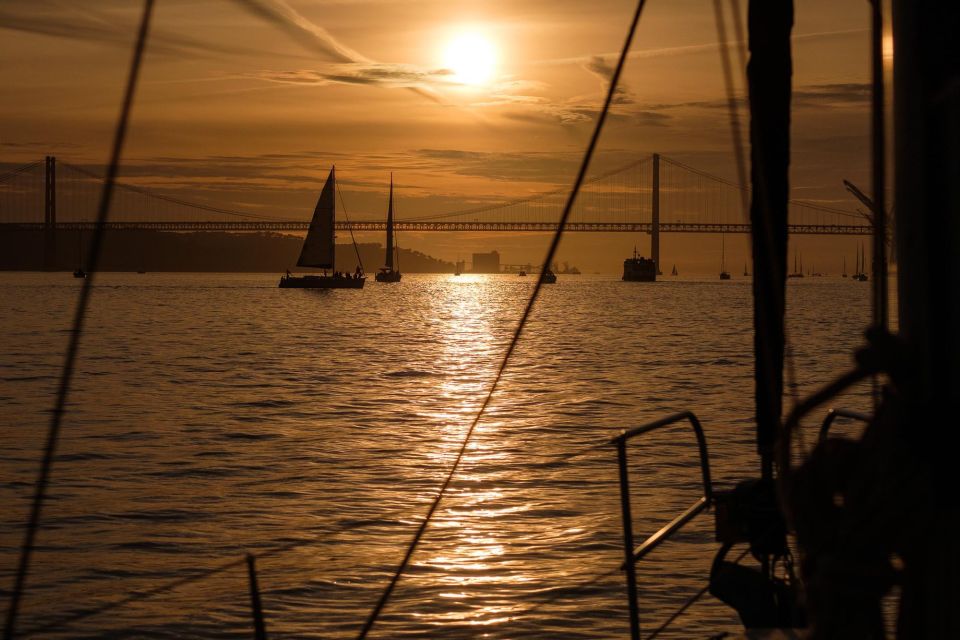 Lisbon: Private Sunset Sailing Tour With Drinks - Inclusions