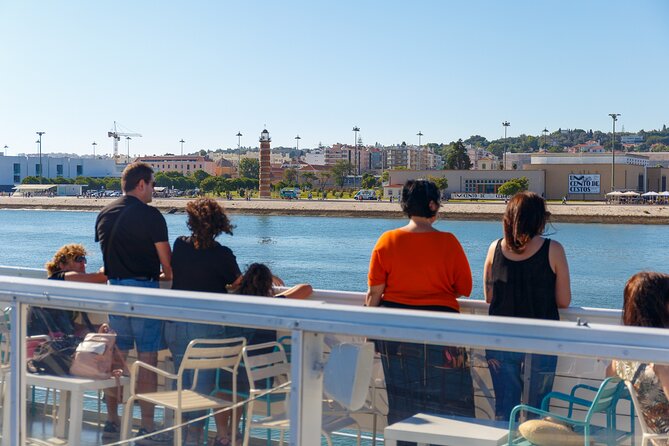Lisbon River Boat Sightseeing Tour With a Drink - Inclusions and Amenities Onboard