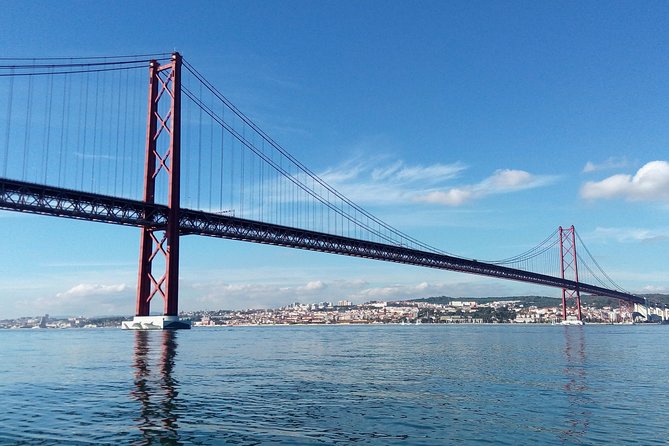 Lisbon Sailing Tour on a Luxury Sailing Yacht With 2 Drinks - Guest Experiences