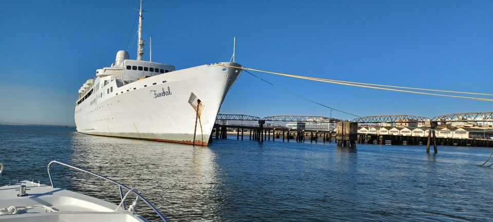 Lisbon: Sightseeing Tour of Modern Lisbon (Short Version) - Tagus River Exploration With Welcome Drink