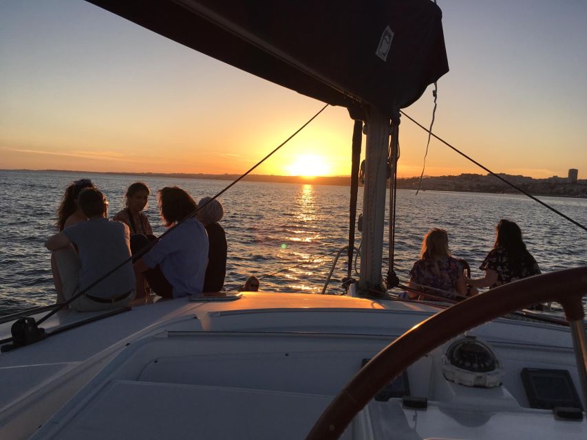 Lisbon: Sunset Catamaran Cruise With Welcome Drink - Key Features