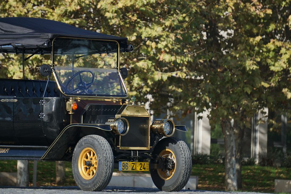 Lisbon: Vintage Vehicle Replica Private Tour - Experience Highlights