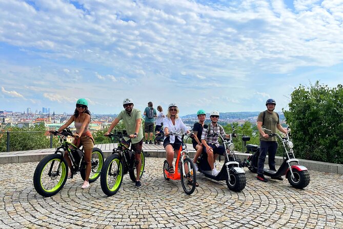Live-Guided Trike-Harley Viewpoints Tour of Prague - Meeting and Pickup Details