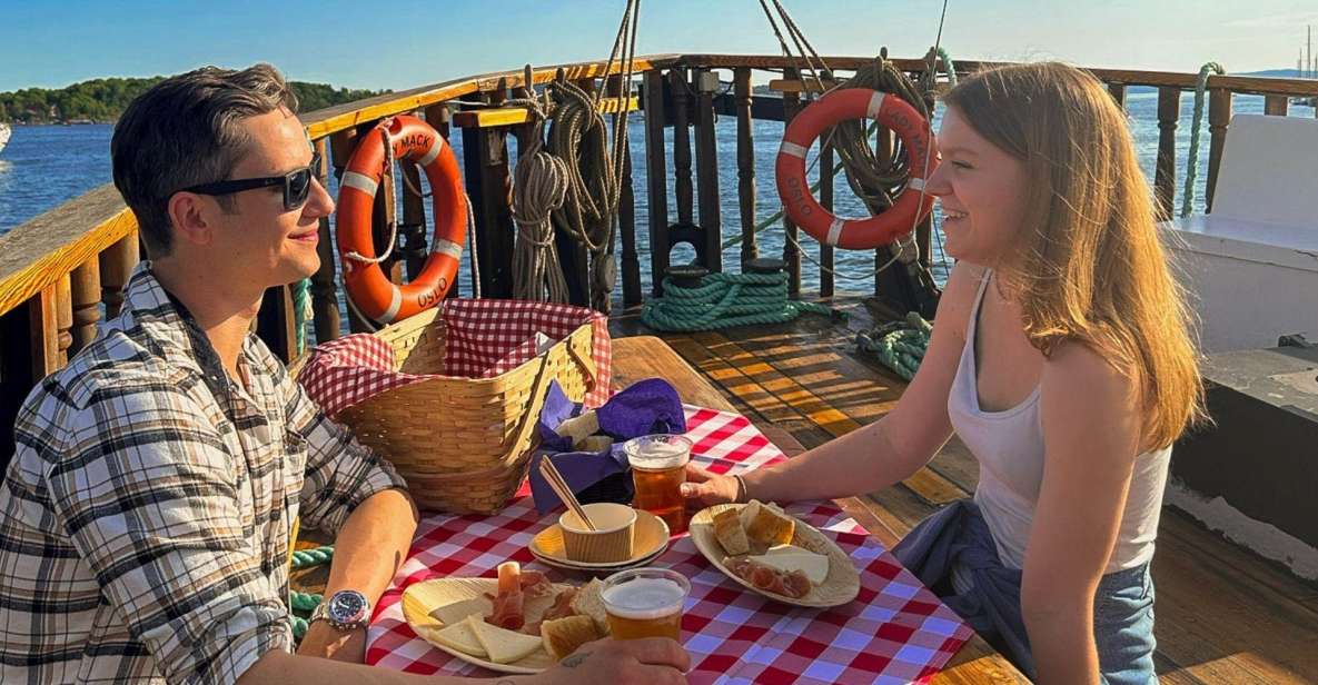 Live Music Sing-Along Cruise With Picnic Basket - Inclusions