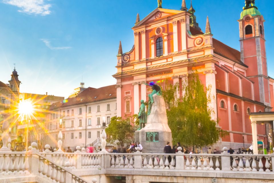 Ljubljana: First Discovery Walk and Reading Walking Tour - Experience Highlights