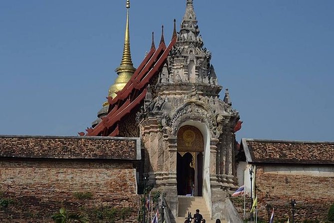 Local Drivers Service Chaingmai - Solo Female Tourist Experience