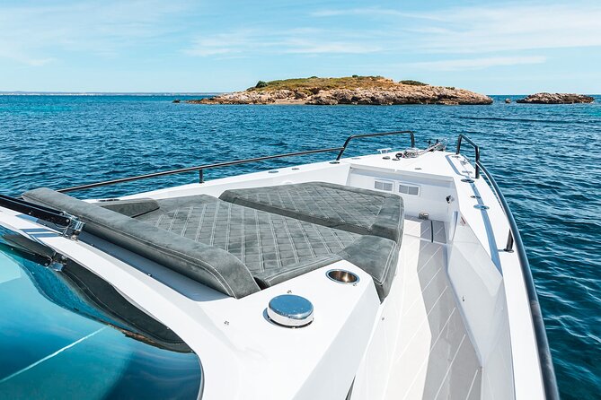 Luxury Private Boat Tour to Antiparos, Despotiko, Blue Lagoon - Reviews From Viator Travelers