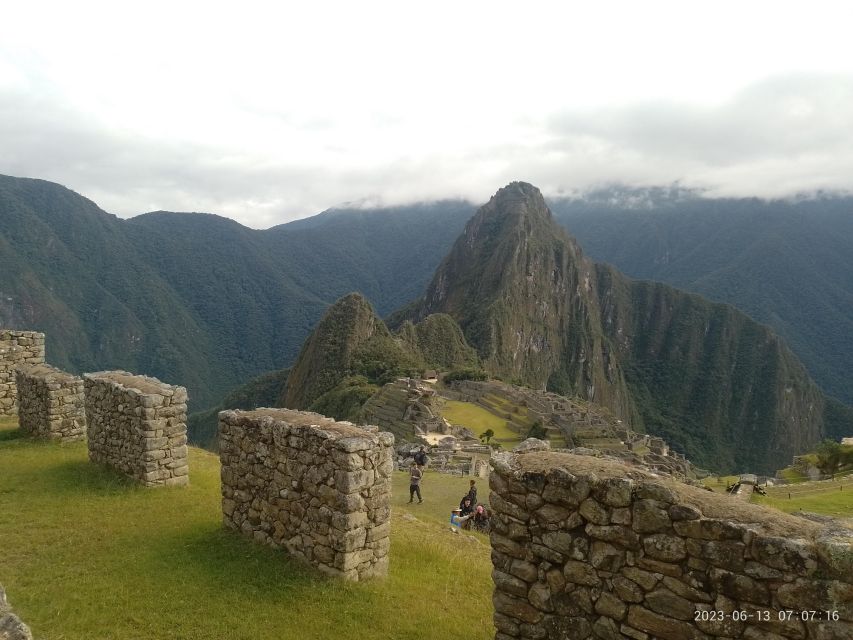 Luxury Tour to Machu Picchu by First Class Train - Duration and Availability