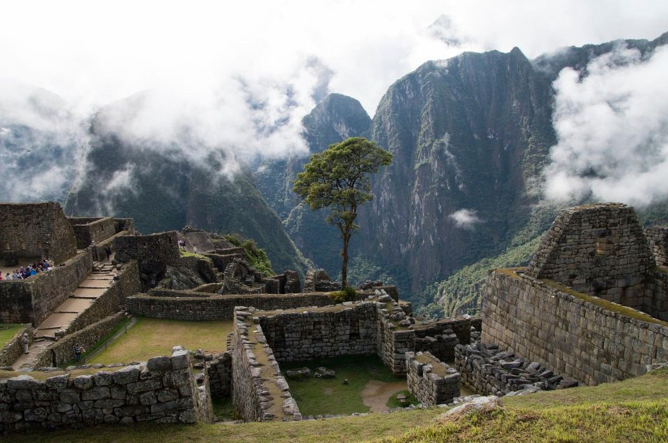 Machu Picchu : Inca Trail 2-Days Group Tour From Cusco - Necessary Items to Bring
