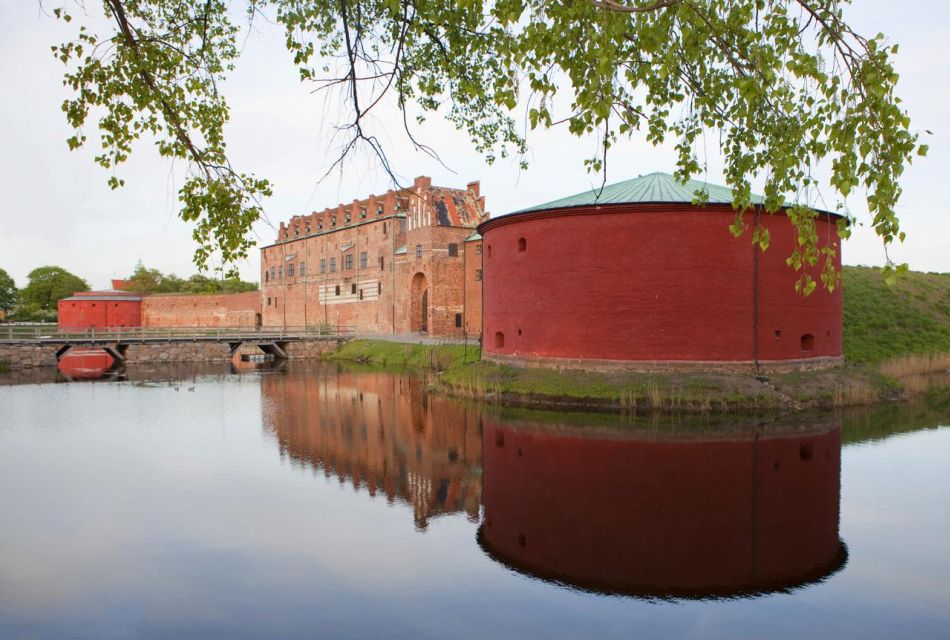 Malmö Guided City Tour by Bike - Experience Highlights