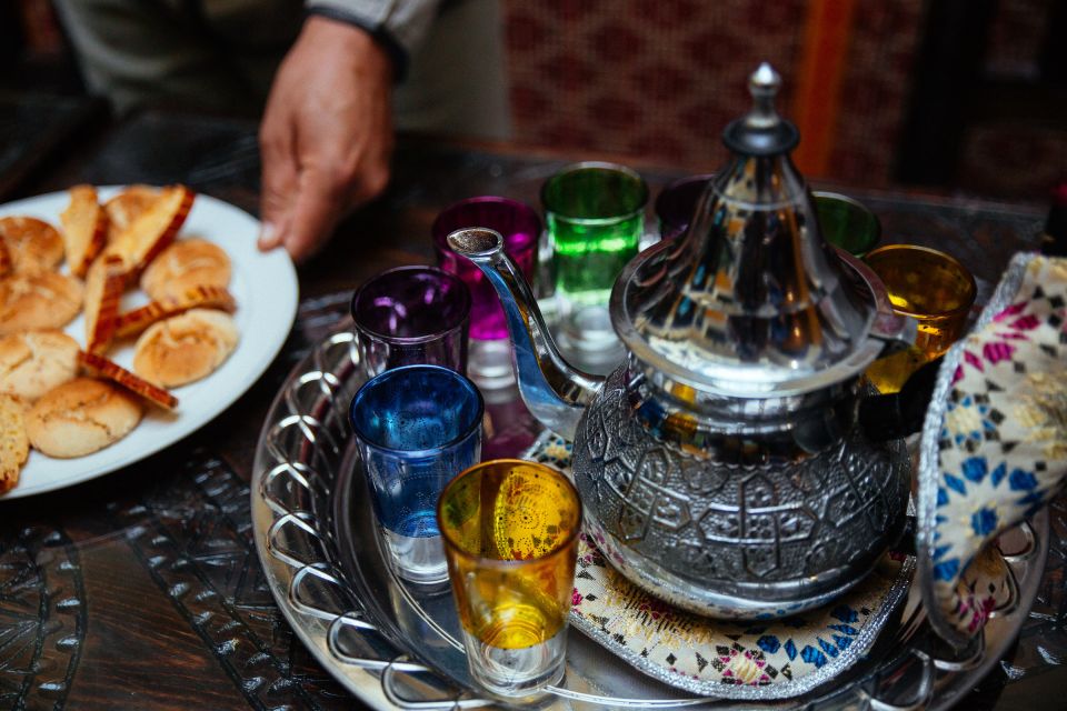 Marrakech: Private Tour W/ Locals – Highlights & Hidden Gems - Culinary Delights & Local Eateries