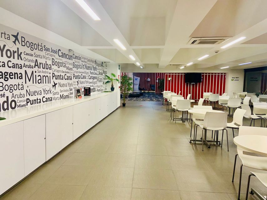 MDE Medellín International Airport: Avianca Lounge Entry - Lounge Experience and Amenities