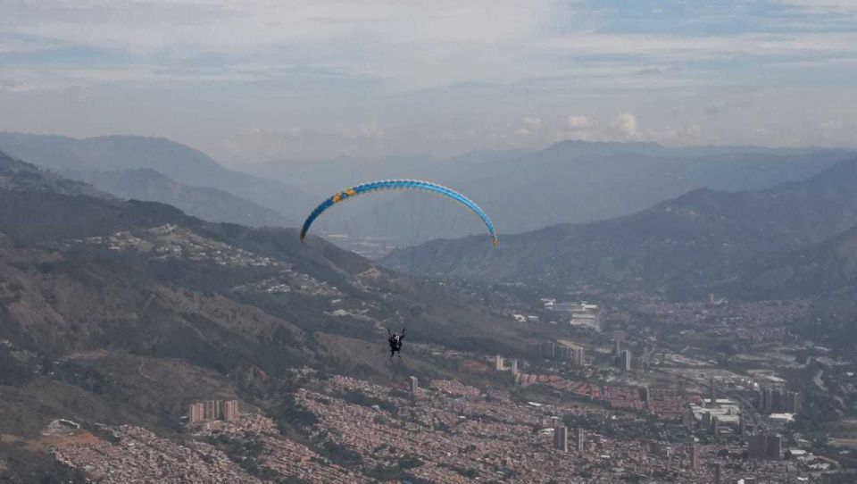 Medellín: 15-Minute Paragliding Flight - Booking Information