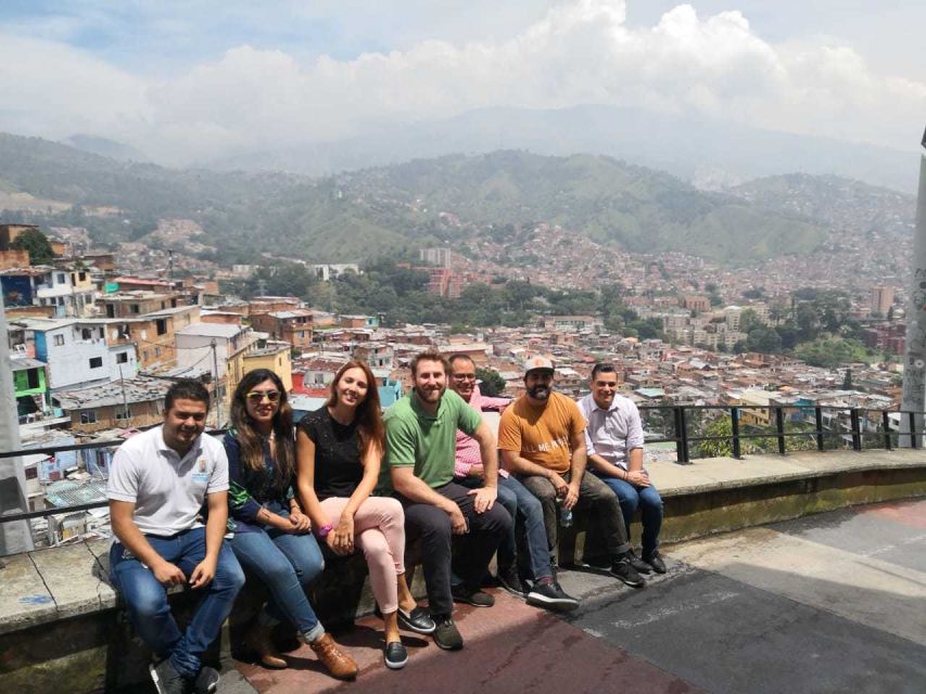Medellin: Comuna 13 and Social Innovation Tour - Location and Transformation
