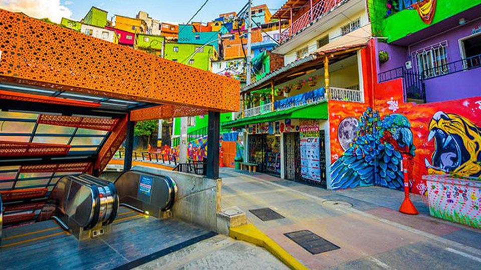 Medellin: Graffiti Tour Comuna 13 - Tour Details