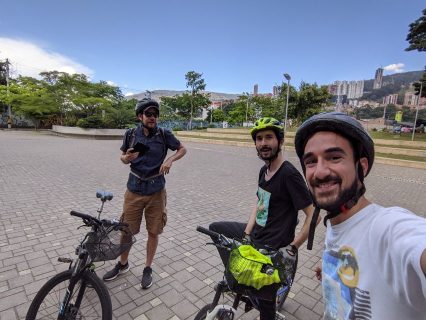 Medellín: Guided City Bike Tour - Tour Description