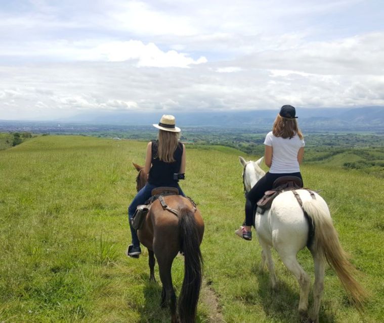 Medellin: Guided Tour on Horseback in Nature - Tour Inclusions