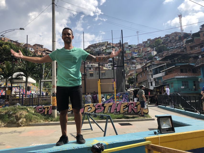 Medellín: Private Comuna 13 Street Art Tour - Review Summary