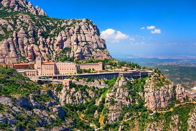 Montserrat & Hot-Air Balloon Ride With Monastery Visit With Hotel Pick-Up - Reviews of the Experience