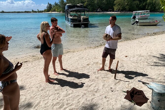 Moorea Lagoon Excursion With Lunch - Customer Experience