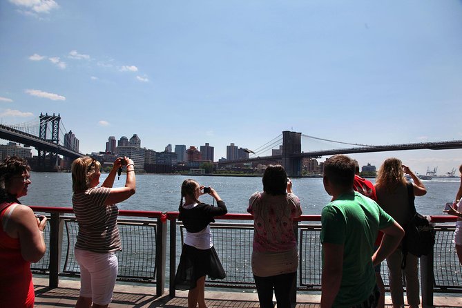 New York City Sightseeing Tour by Coach - Tour Guide Expertise
