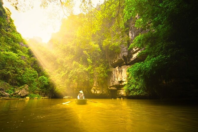 Ninh Binh Full Day Tour:Hoa Lu Tam Coc: Cycling,Boat,Buffet Lunch,Limousine Bus - Meeting and Pickup Details