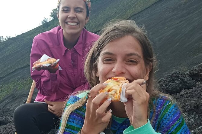 Pacaya Volcano Vistas Enjoy Pizza Cooked Under Volcanic Heat - Visitor Feedback