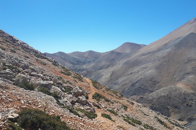 PAHNES Peak(2454 M) Adventure.The Hightest. - Spectacular Views at the Summit