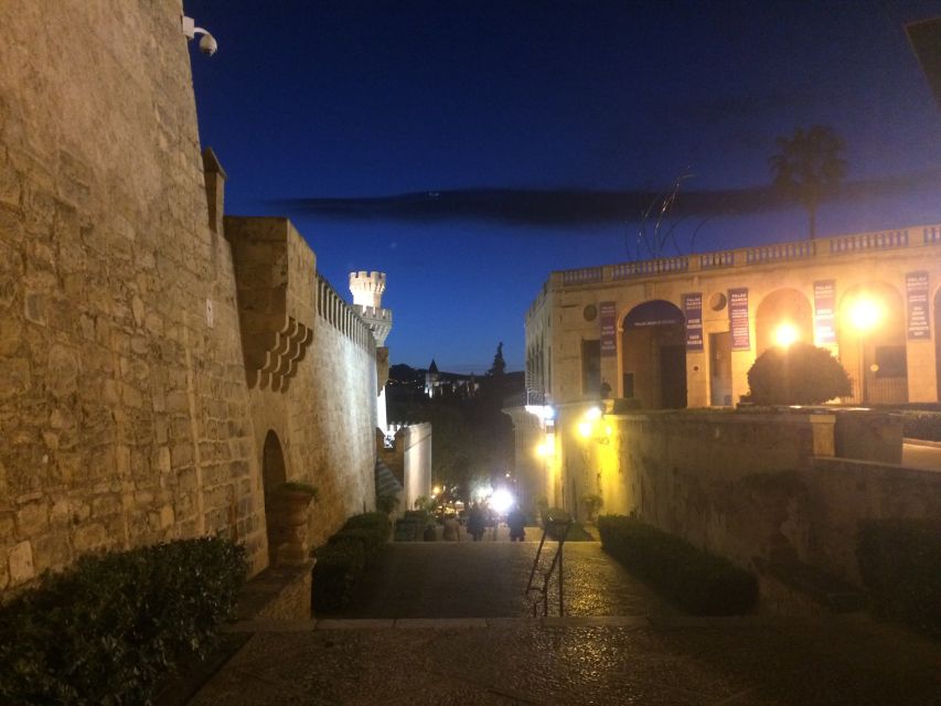 Palma Old Town Sunset Tour and Food Tastings - Experience Highlights