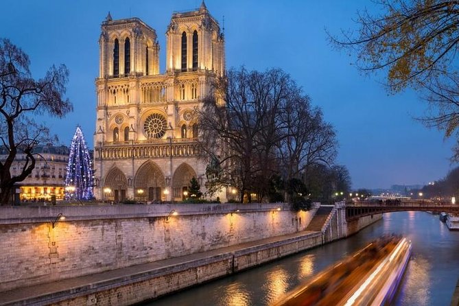 Paris at Night Tour With a Local Guide: Private & Personalized - Logistics and Accessibility