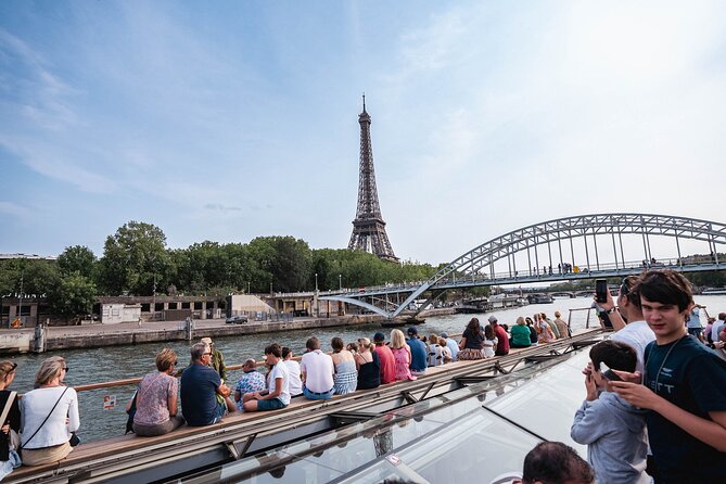 Paris Boat Tour With Audioguide - Audio Guide Details