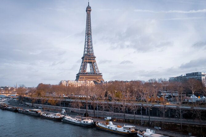 Paris Tour in Small Group by an Expert Driver & CDG Transfers - Meeting and Pickup Details