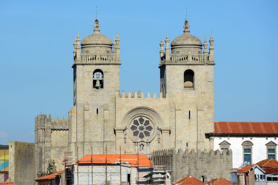 Porto: First Discovery Walk and Reading Walking Tour - Preparation and Requirements