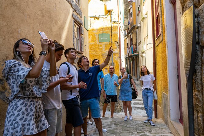 Porto: Old Town & City Highlights Walking Tours - Vibrant Cedofeita Nightlife Tour