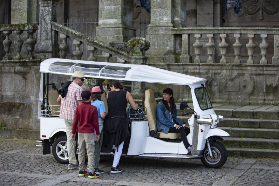 Porto: Private Sightseeing Tour by Electric Tuk Tuk - Tour Itinerary