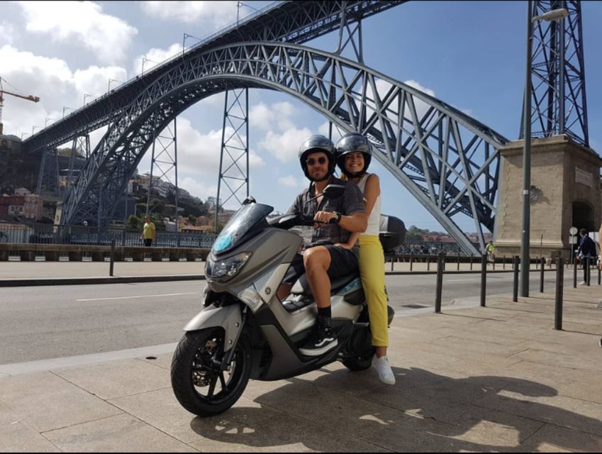 Porto: Scooter Rental (125) - Inclusions