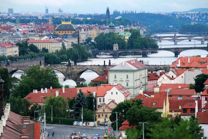 Prague: Stunning Viewpoints, Castle, City & Park Bike Tour - Cancellation Policy