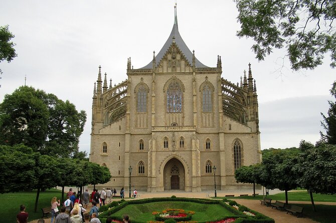 Prague to Kutna Hora Day Trip to Ossuery, St Barbara and More - Tips for a Memorable Experience