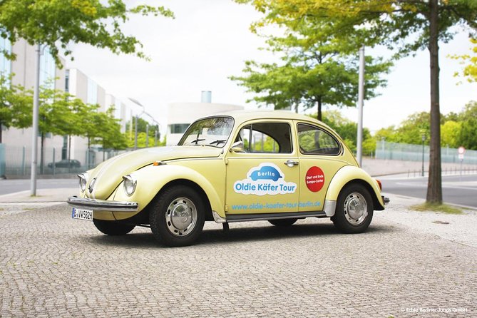 Private 4h Berlin Discovery Tour in an Oldtimer Volkswagen Beetle - Guide Upgrade Option