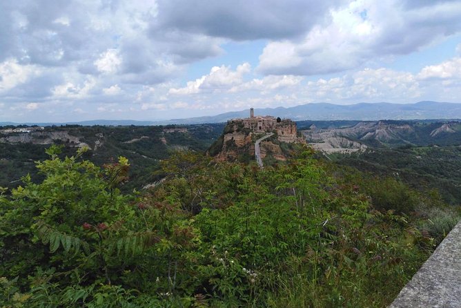 PRIVATE Civita Di Bagnoregio and Orvieto Wine Tasting -Ebike Tour - Meal Inclusion and Route Coverage