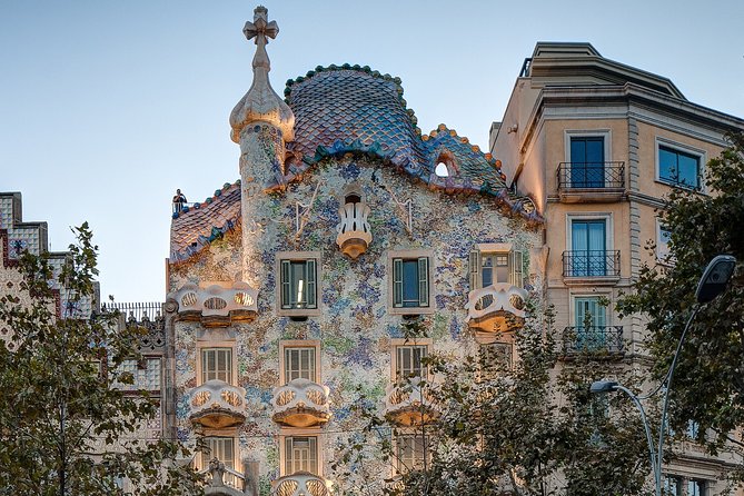 Private Complete Gaudi Experience in Barcelona (2 Days) With Hotel Pick up - Hotel Pickup Details