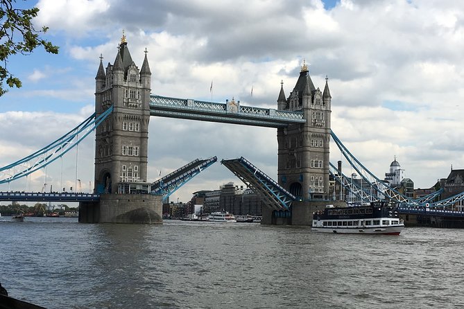 Private Custom Walking Tour: Half Day Sightseeing Tour of London - Meeting and Pickup