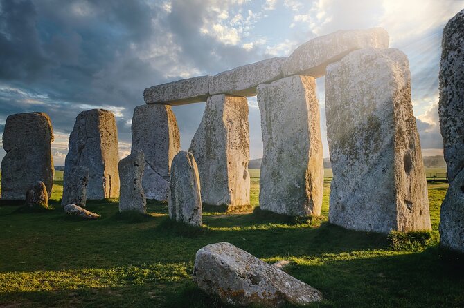 Private Day Tour From Bath to Stonehenge and Salisbury With Pickup - Meeting and Pickup Logistics