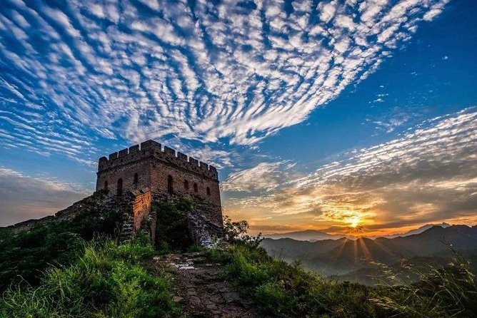 Private Day Tour Of Jinshanling Great Wall From Beijing - Local Guides and Languages