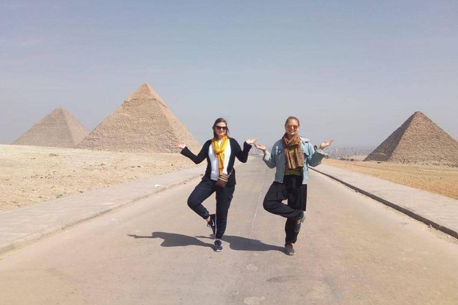 Private Full-Day Tour Visiting Giza Pyramids, Egyptian Museum and Old Market - Giza Pyramids Exploration