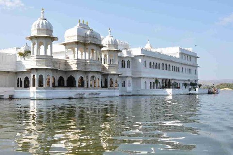 Private Full-Day Udaipur City Tour With Optional Guide - Group Size and Limitations