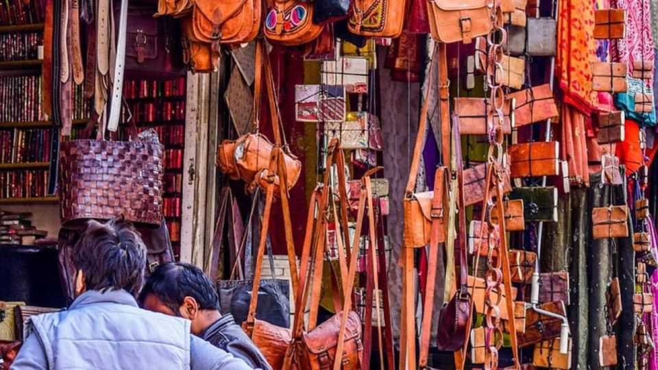 Private Guided Shopping Tour Of Old Delhi & New Delhi - Market Exploration Locations