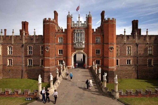 Private Guided Tour of Hampton Court Palace - Tailored Experiences