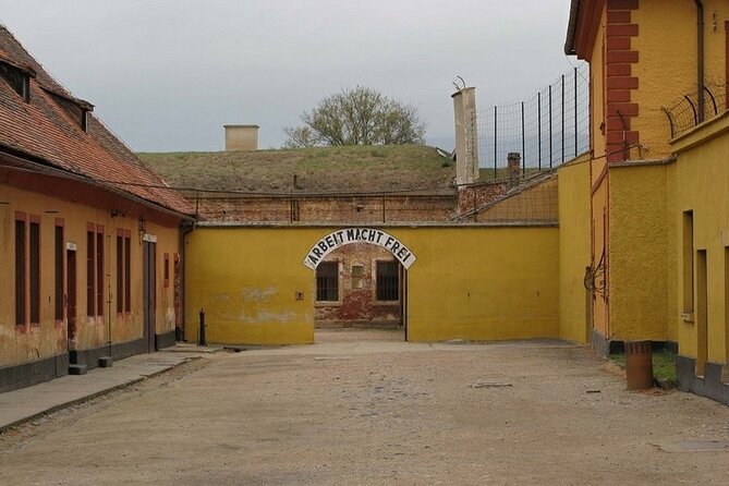 Private Half-Day Tour From Prague To Terezín Concentration Camp - Testimonials and Recommendations