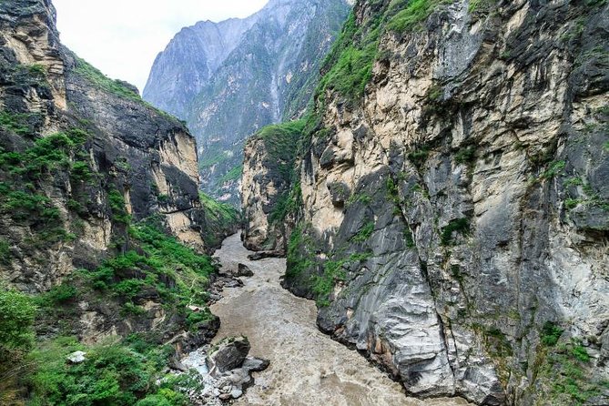 Private Lijiang Day Trip to Upper Tiger Leaping Gorge and Black Dragon Pool - Meeting and Pickup